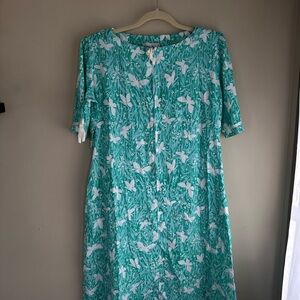 Vintage The Very Thing! Size Large Green and White Floral Butterfly nightgown